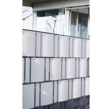 Clôture de protection visuelle en plastique avec éléments métalliques