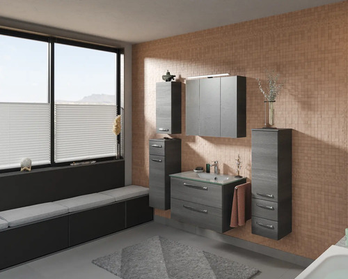 Salle de bains avec meuble sous-lavabo, armoire de toilette et armoire haute en aspect bois gris