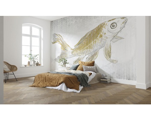 Chambre à coucher avec papier peint à motifs, lit et plancher en bois