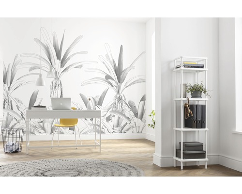 Bureau lumineux avec bureau, chaise, étagère et papier peint botanique