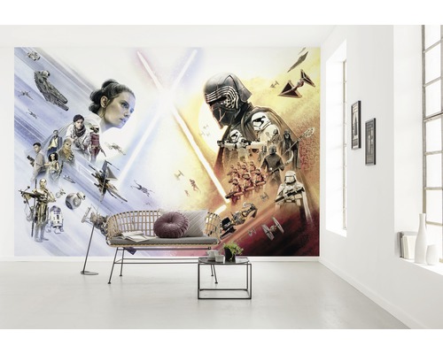 Papier peint photo avec motif Star Wars dans un salon lumineux