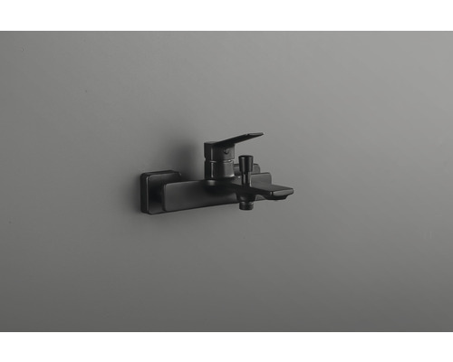 Robinet mural pour salle de bains