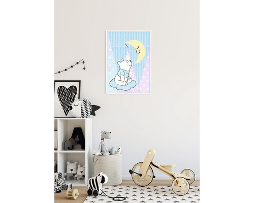 Chambre d''enfant avec image d''ours et de lune dans un cadre