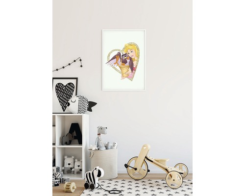 Affiche encadrée avec une femme blonde et deux oiseaux dans une chambre d''enfant