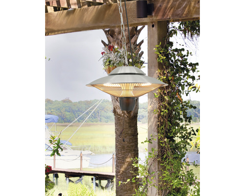 Hängender Heizstrahler im Aussenbereich mit Kettenaufhängung unter einer Pergola