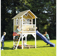 Maisonnette avec toboggan et bac à sable pour enfants dans le jardin