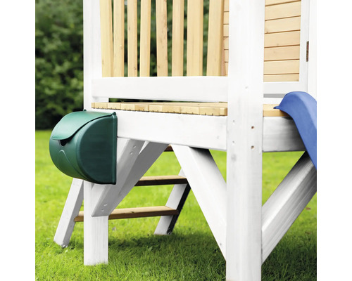 Grüner Briefkasten an einem Spielturm