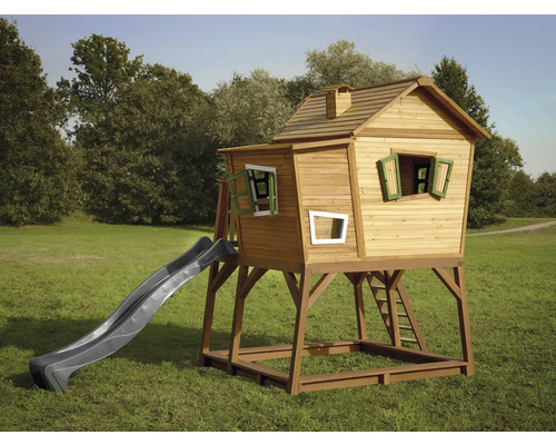 Cabane de jeux sur pilotis axi Max 432 x 193 cm bois marron avec toboggan gris Maisonnette en bois avec toboggan et échelle dans le jardin