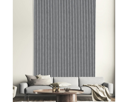 Salon avec panneaux acoustiques au mur et canapé