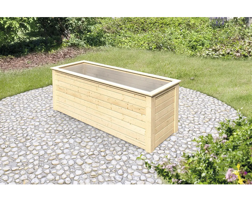 Jardinière rectangulaire en bois dans le jardin.