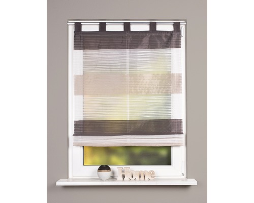 Store bateau avec suspension à boucles devant une fenêtre