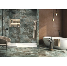 Modernes Badezimmer mit Steinzeugfliesen in Natursteinoptik, Dusche und Badewanne.