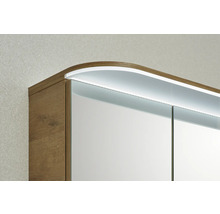 Detailansicht eines Spiegelschranks mit Holzoberfläche und LED-Beleuchtung
