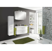 Modernes Badezimmer mit Waschbeckenunterschrank, Spiegelschrank, Hochschrank und Dusche