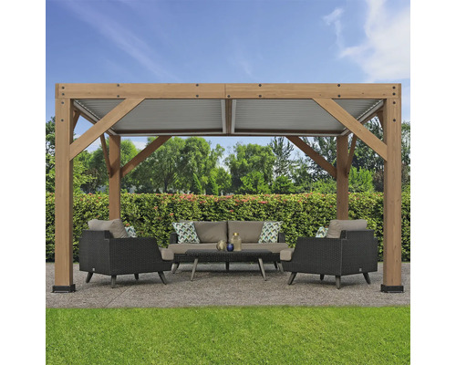 Pergola en bois avec mobilier de jardin sur une terrasse.
