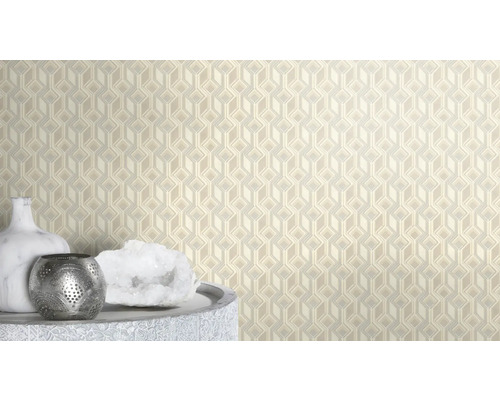 Papier peint beige à motifs avec des formes géométriques dans une pièce