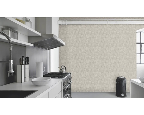 Cuisine moderne avec papier peint élégant sur le mur