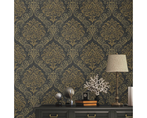 Papier peint avec motif ornemental et aspect vintage dans la pièce