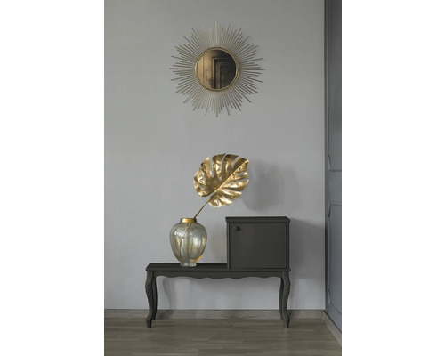 Dekoratives Arrangement mit Spiegel, Vase, Kunstpflanze, Konsole und Schrank