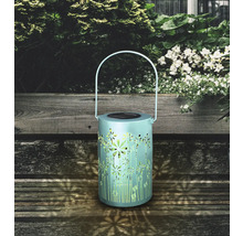 Dekorative Solarleuchte aus Metall mit Blumenmuster für den Aussenbereich.