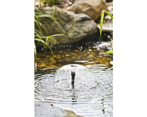 Jeu de fontaine d''eau claire pour bassin de jardin
