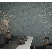 Papier peint avec motif ondulé de style japonais sur un mur