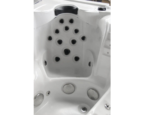 Vue intérieure d''un jacuzzi avec jets