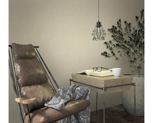 Leseecke mit Sessel, Beistelltisch, Lampe und Zimmerpflanze