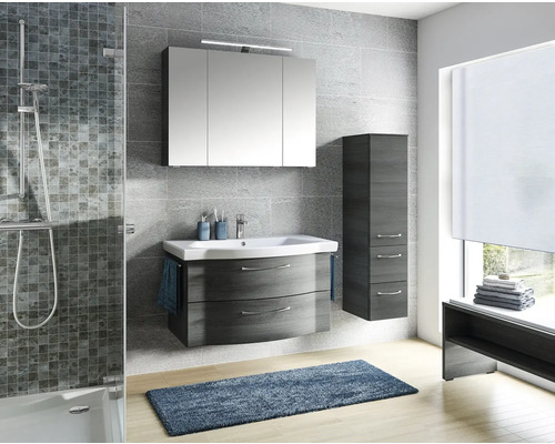 Salle de bain moderne avec meuble sous-lavabo, armoire de toilette, armoire haute et douche