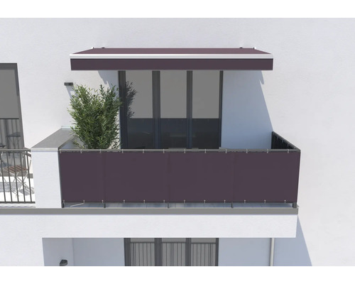 Balkon mit Sichtschutz und Markise