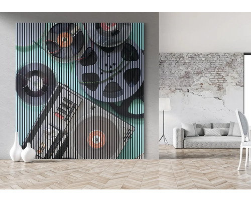 Image d''intérieur avec une décoration murale acoustique représentant un motif de magnétophone