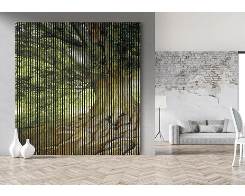 Pièce avec décoration murale à lamelles de bois avec vue sur l''arbre