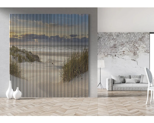 Vue d''une pièce avec un mur à panneaux de bois représentant un motif de plage