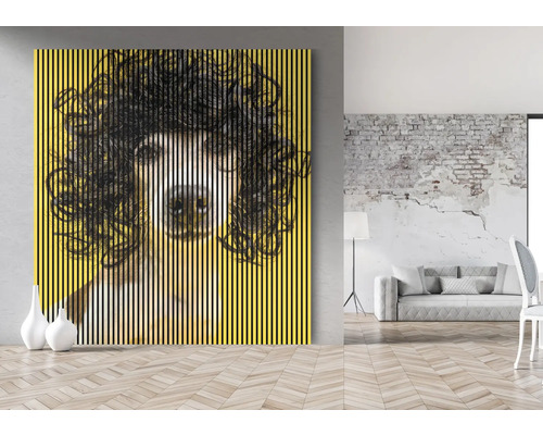 Panneau mural décoratif à lamelles avec motif de chien dans un salon moderne
