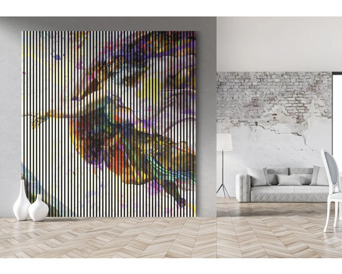 Panneaux muraux décoratifs avec un design abstrait dans un salon lumineux.