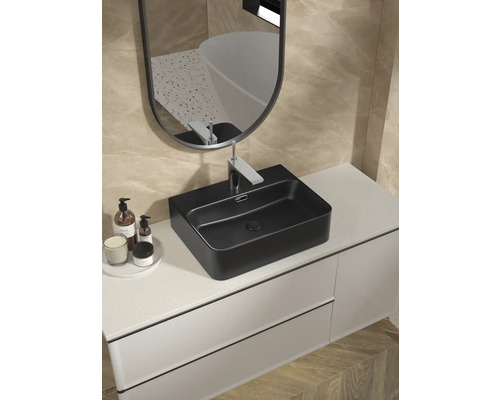 Meuble de salle de bain avec lavabo à poser noir, robinet et miroir