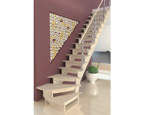Escalier en bois avec rampe en acier inoxydable dans une pièce lumineuse au design moderne