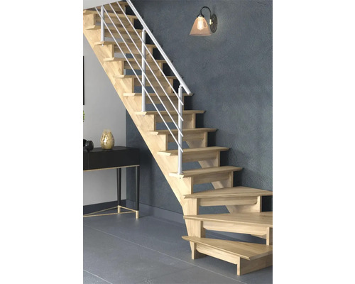 Escalier en bois avec rampe dans un intérieur