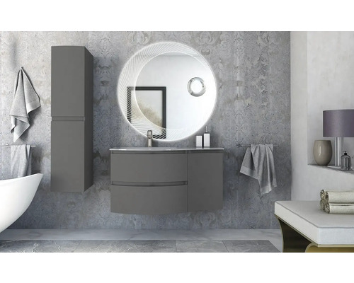 Intérieur de salle de bains moderne avec meuble sous-lavabo gris, armoire de toilette et miroir éclairé