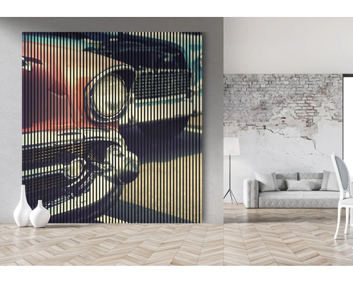 Panneau mural décoratif avec un motif de voiture ancienne dans un espace de vie.