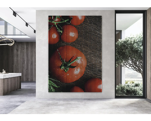 Panneau mural avec motif de tomates dans une pièce moderne