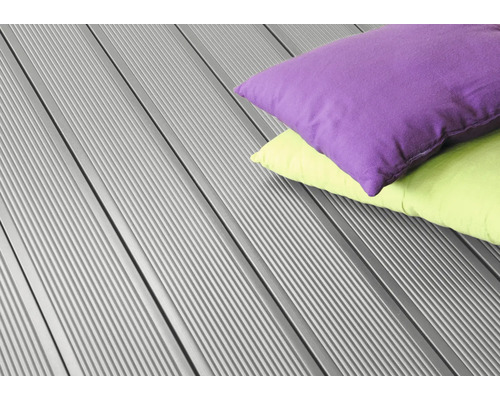 Lames de terrasse en bois composite avec coussins