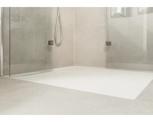 Douche à l''italienne avec cabine de douche et pomme de douche