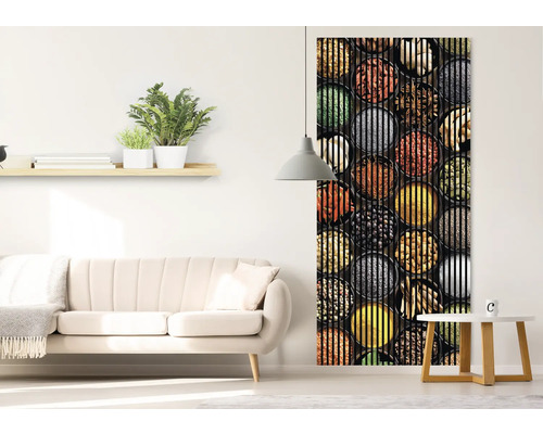 Panneau japonais décoratif avec motif d''épices dans un salon lumineux