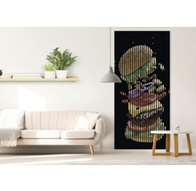Wohnzimmer mit Sofa, Beistelltisch und einem Lamellenbild mit einem Burger-Motiv