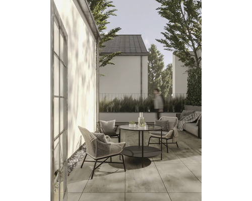 FLAIRSTONE Feinsteinzeug Terrassenplatte Wood light brown rektifizierte Kante 90 x 45 x 2 cm Terrasse mit Gartenmöbeln, Pflastersteinen und Bepflanzung