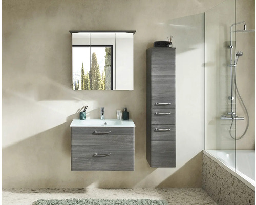 Modernes Badezimmer mit Waschtisch, Spiegelschrank und Hochschrank in Holzoptik