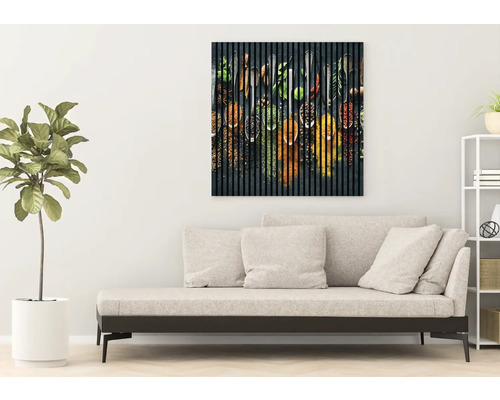 Tableau mural avec épices et herbes aromatiques dans le salon