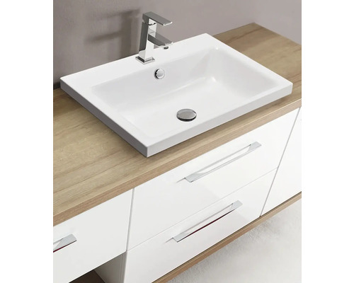 Lavabo avec robinet et meuble sous-vasque pour salle de bain