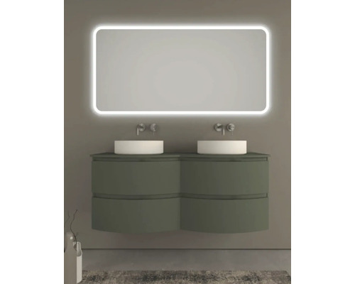 Badezimmer mit Doppelwaschtisch, Aufsatzwaschbecken und beleuchtetem Spiegel